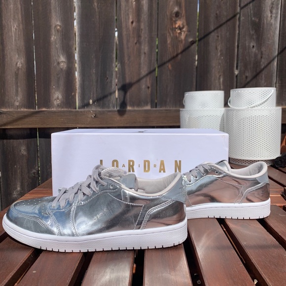 AIR JORDAN 1 RETRO LOW PINNACLE 'METALLIC SILVER' - Picture 10 of 10